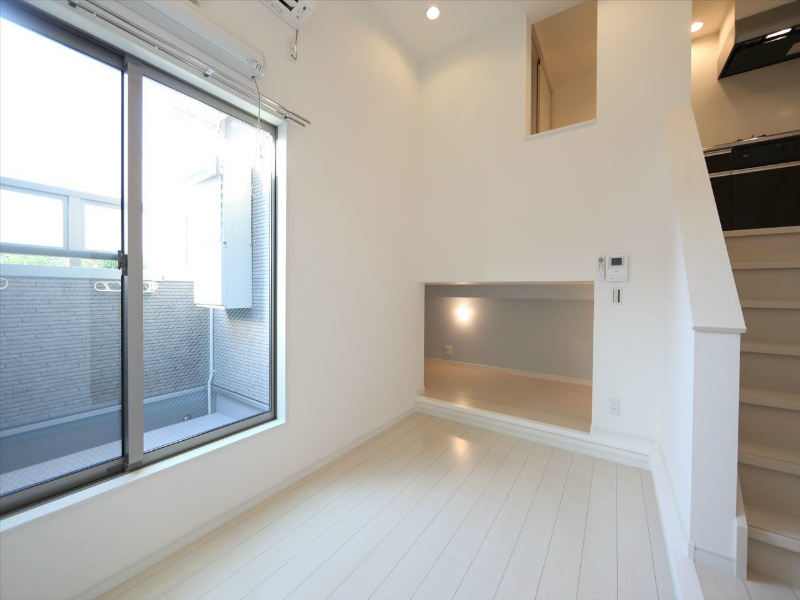 アーバンレックス名古屋南 洋室5.1帖　アンダーロフト4.8帖（収納としても使えます）