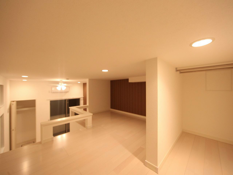 プランドール 上階ロフト6帖（収納としてもお部屋としても使えます）
