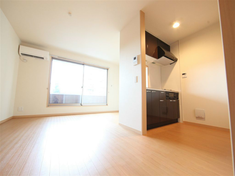 レジデンス桜山 ＬＤＫ12.5帖　全部屋角部屋　カウンターキッチン