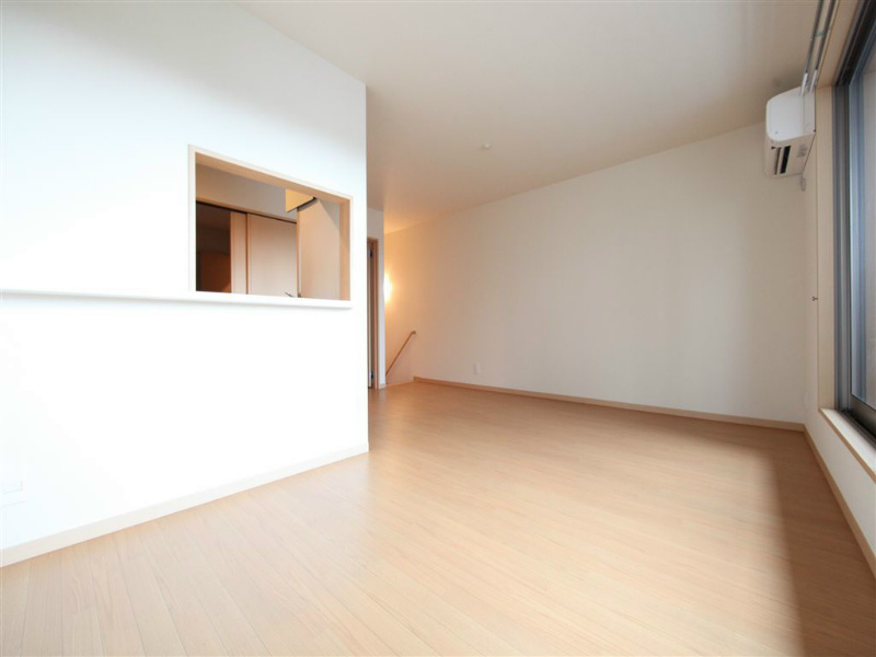 レジデンス桜山 ＬＤＫ12.5帖　全部屋角部屋　カウンターキッチン