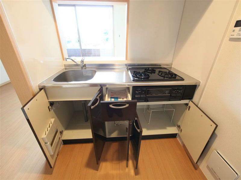 レジデンス桜山 システムキッチン（ガス3口・グリル付）カウンターキッチン