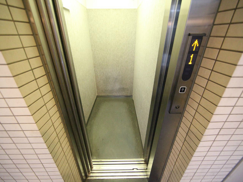 ＳｔａｒＨｅｉｇｈｔｓ（スターハイツ） エレベーター　防犯カメラ付き
