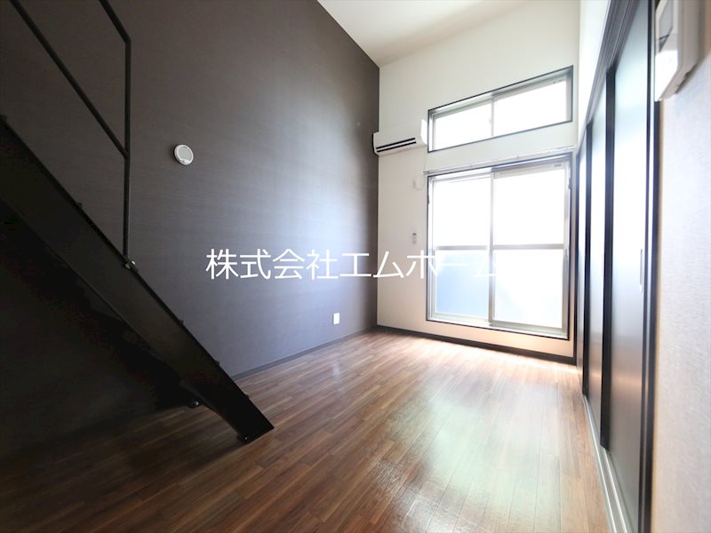Creo栄生伍番館（クレオ栄生伍番館） LDK9帖　洋室3.67帖　階段ロフト付　同型写真