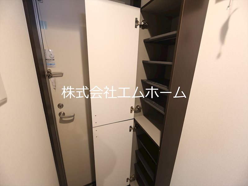 Creo栄生伍番館（クレオ栄生伍番館） 玄関　シューズボックス　同型写真