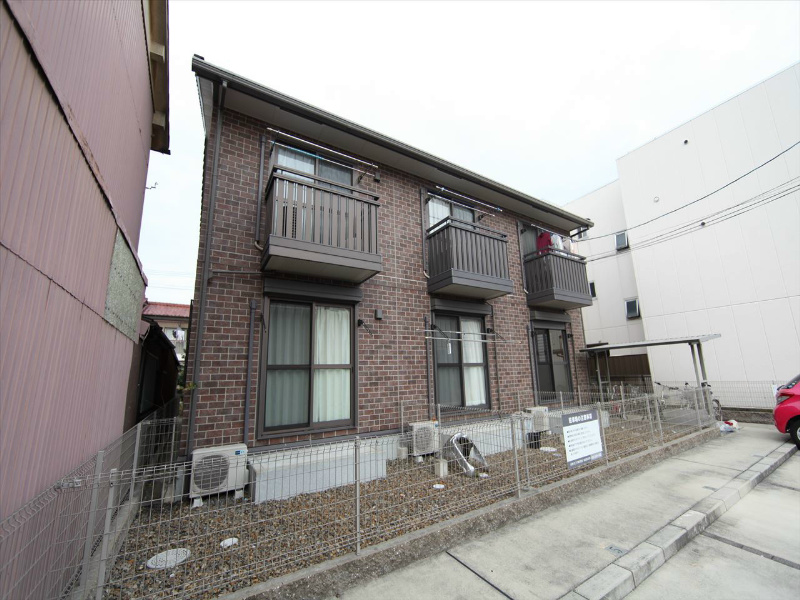 外観 敷地内平面駐車場