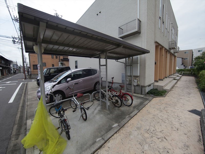 ブローテ 屋根付き駐輪場