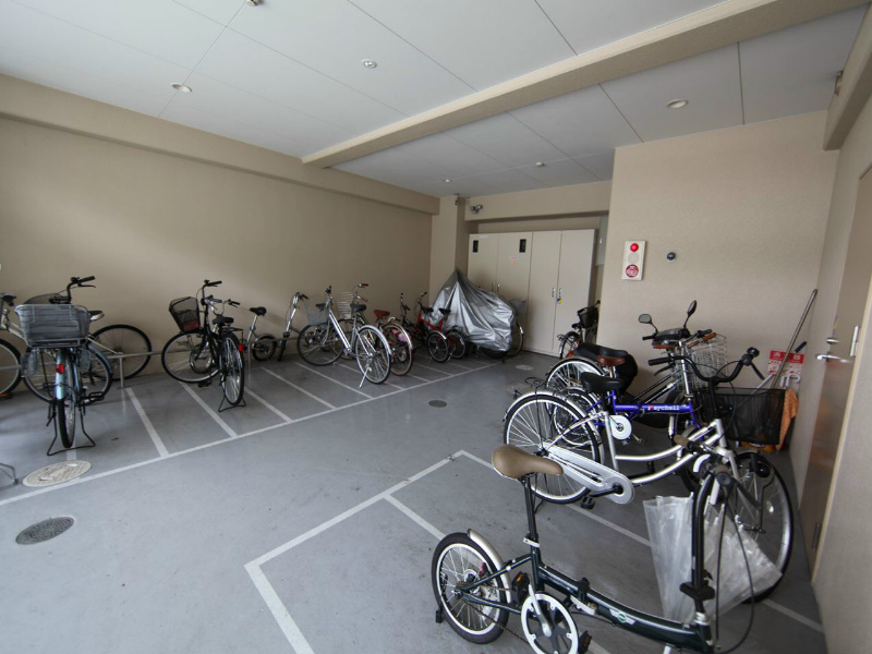 グランデージ泉 屋根付駐輪場有り