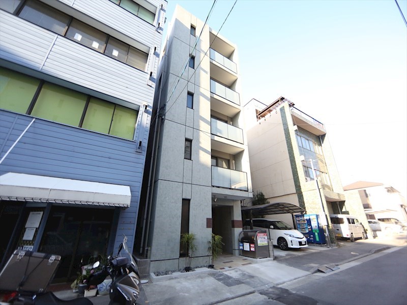 ディオール名駅 外観　オートロック付　宅配ＢＯＸ付　防犯カメラ付