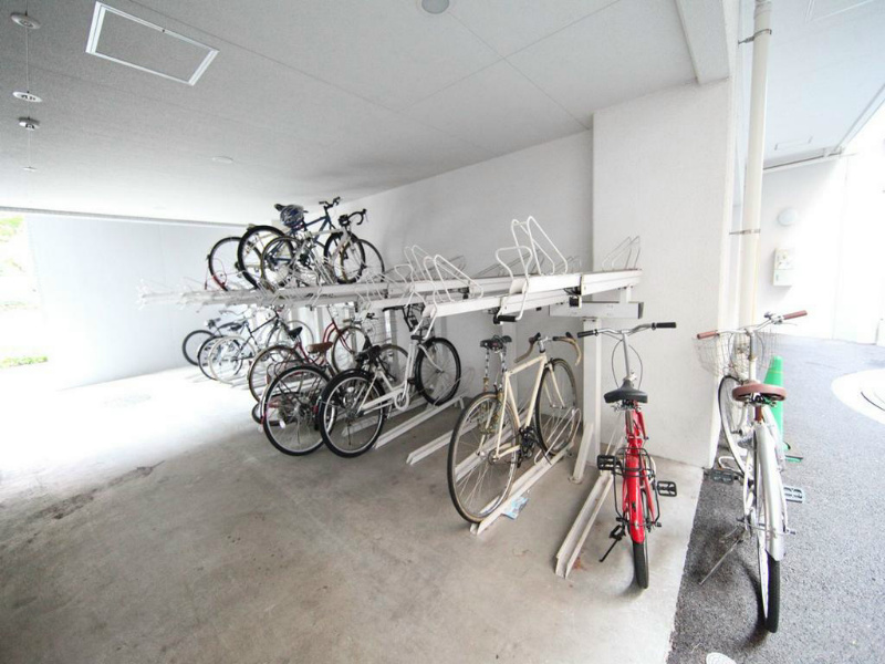 リベール名駅南 屋根付き駐輪場