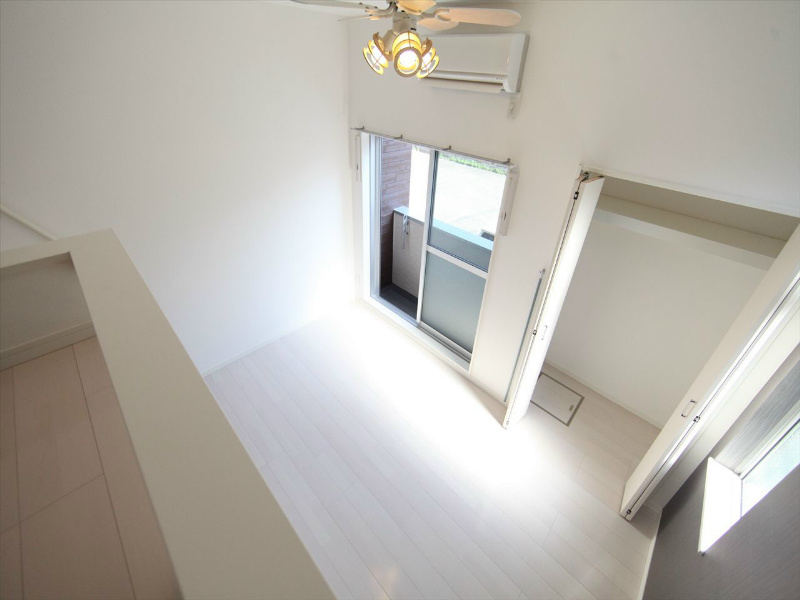 ＳＴＡＧＥ杉栄 洋室6.3帖　上階ロフト6.3帖（収納でも部屋でも使えます）