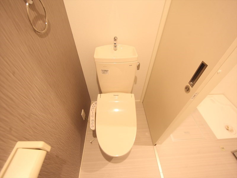 クレセント香呑町 温水洗浄暖房便座付トイレ　同仕様写真