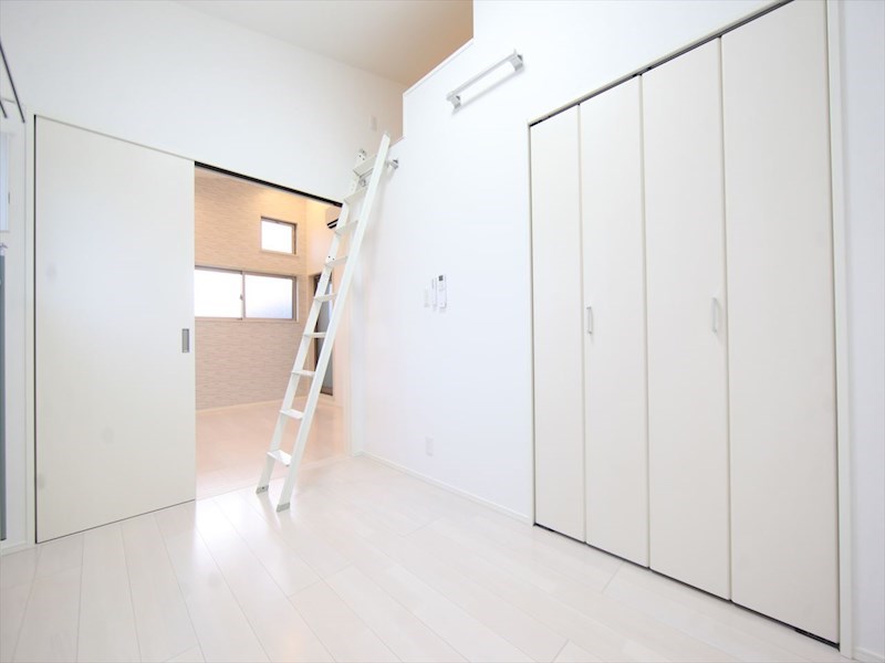 （仮称）西区香呑町二丁目新築アパート 洋室3.6帖　クローゼット付（収納充実してます）　同仕様写真
