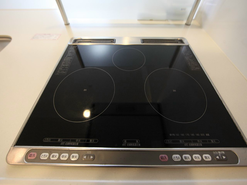 アーデン泉プレミア システムキッチン（ＩＨ3口・グリル付）カウンターキッチン