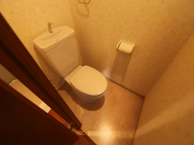 ラ・マルネ トイレ（お風呂トイレ別）温水洗浄暖房暖房便座取りつけ可