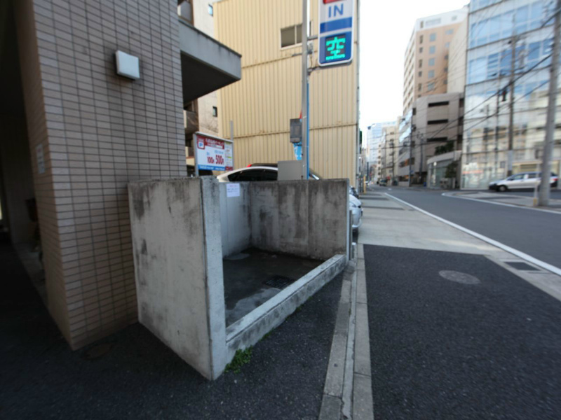 グレイス名駅 敷地内ゴミ捨て場