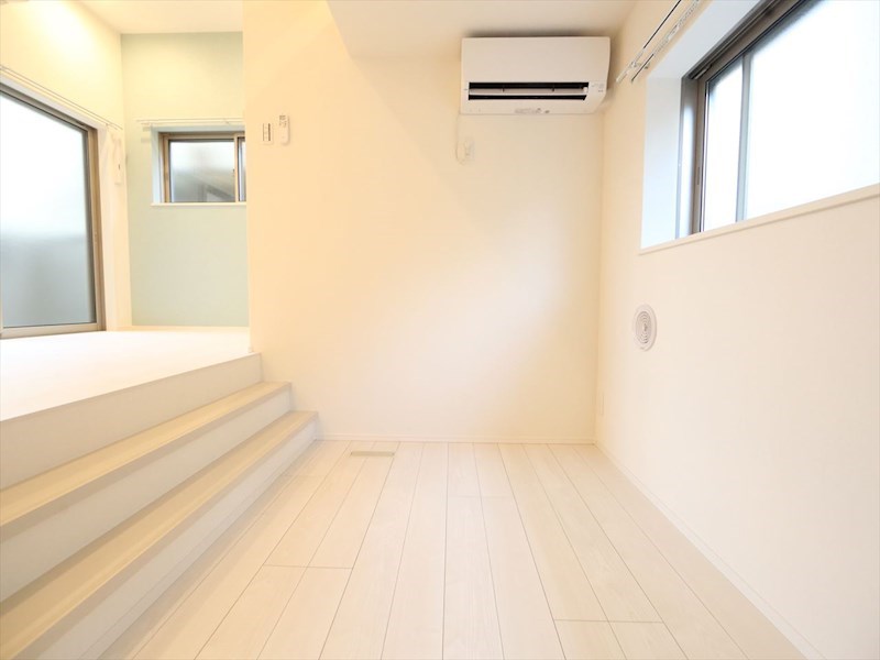 Ｒｅｐｏｓ外新町（ルポソトシンマチ） ＬＤＫ8.3帖　洋室4.2帖　ロフト3.9帖　同仕様写真