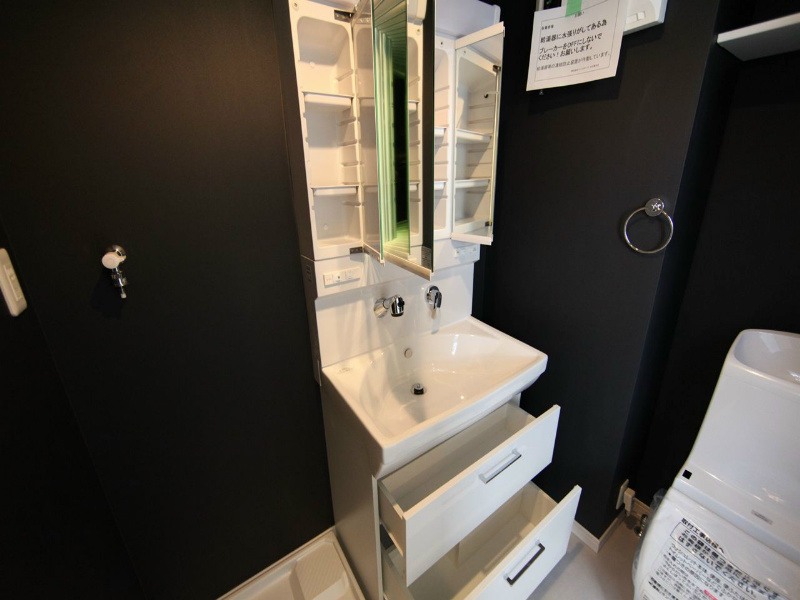 アクアガーデン 脱衣所　独立洗面台（シャンプードレッサー）洗濯機用意できます