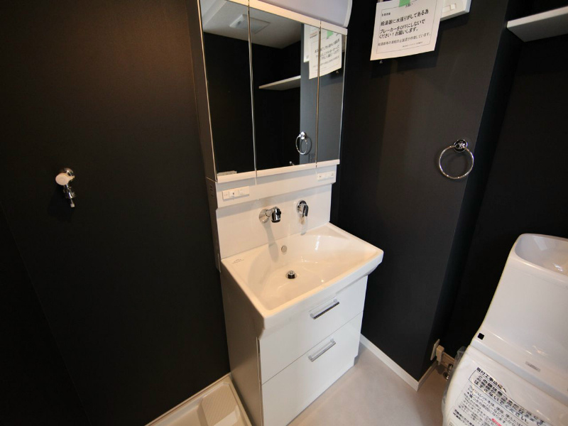 アクアガーデン 脱衣所　独立洗面台（シャンプードレッサー）洗濯機用意できます