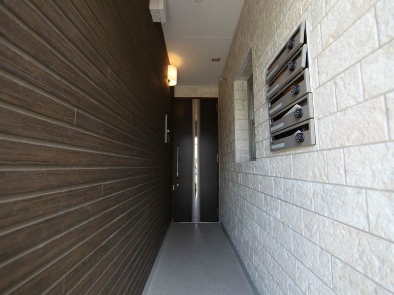 ラヴィール六番町 オシャレな入り口　