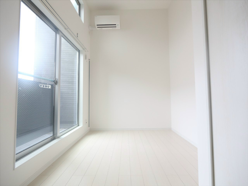 ＣＲＡＳＴＩＮＥ高畑 洋室5.6帖　ロフト4.３帖（収納でもお部屋でも使えます）
