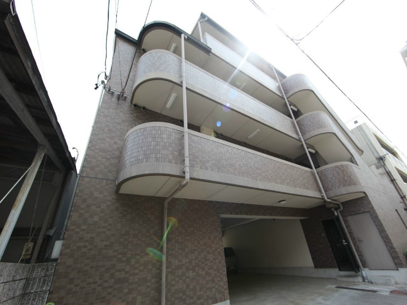 外観 防犯カメラ付 外壁タイル張り 屋根付き駐輪場