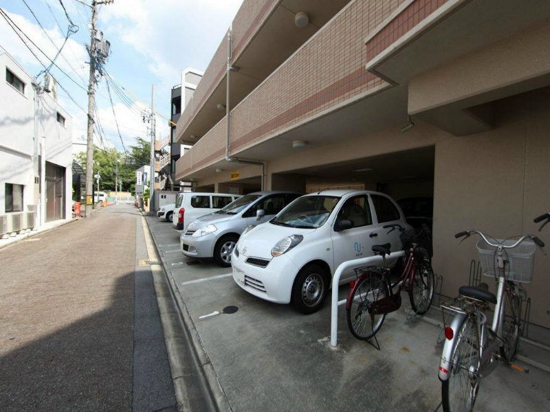 エスポアール千種 敷地内平置駐車場