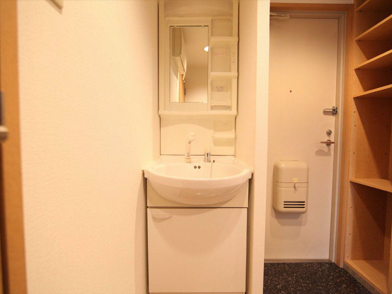 すまいる春岡 独立洗面台（シャンプードレッサー）洗濯機用意できます