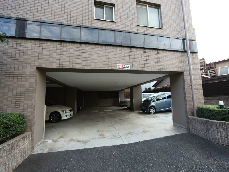 アピエス露橋 敷地内平面駐車場