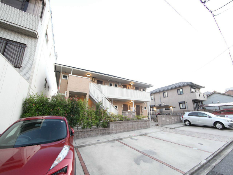 アンフィニドミール 敷地内平面駐車場