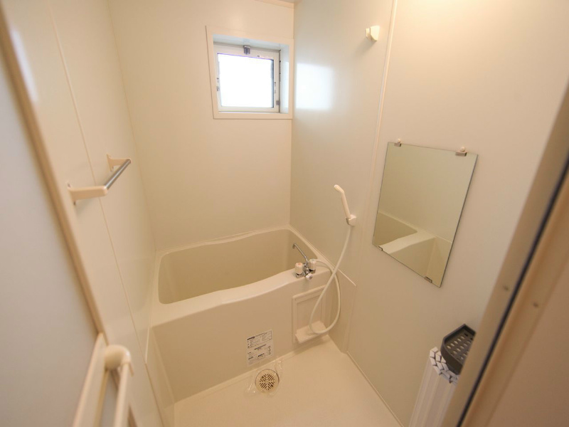 アンフィニドミール バスルーム（お風呂トイレ別）窓付（換気良好）