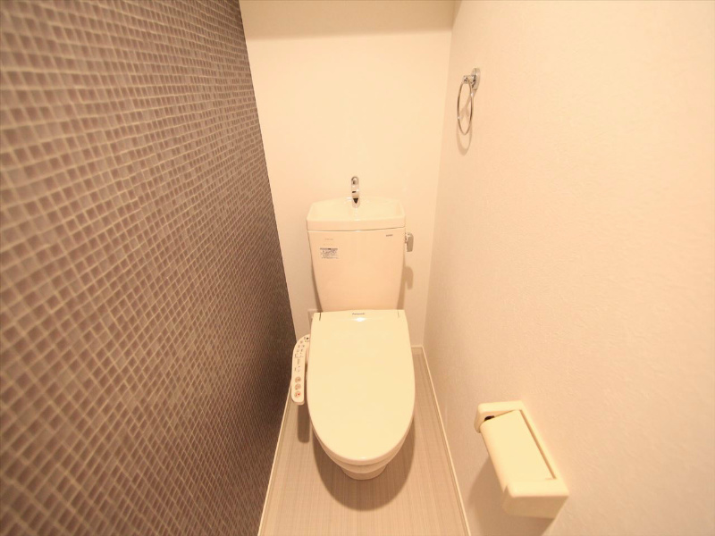 カーサフェリーチェＷ 温水洗浄暖房便座付トイレ