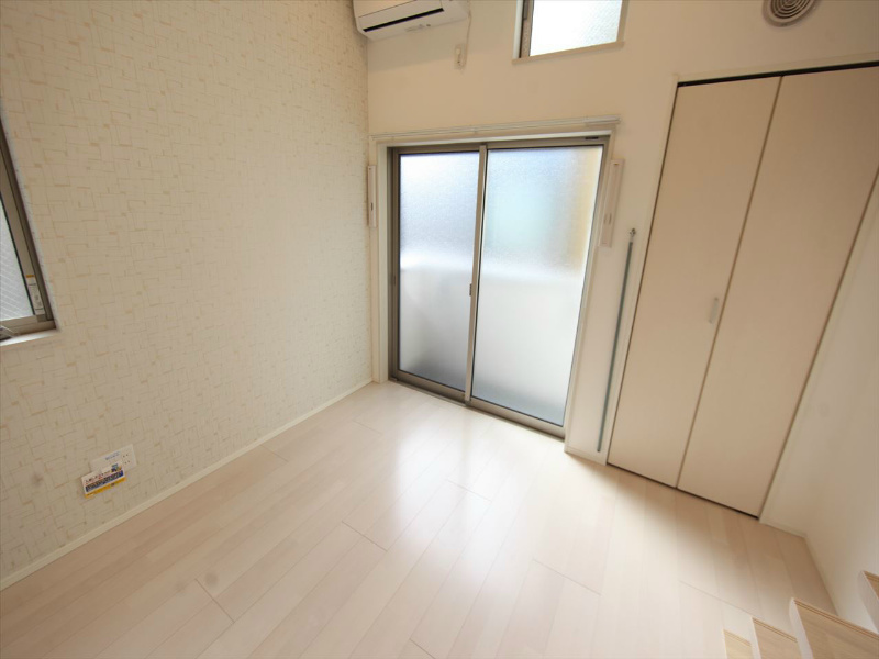 ソアレ大曽根 洋室6.4帖　ロフト5.6帖（収納にも寝室にも使えます）