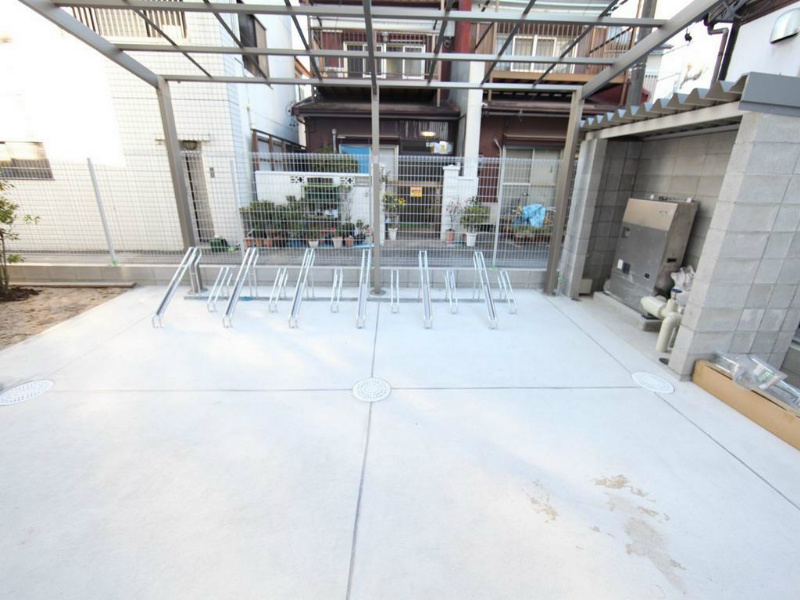 ＫマンションつるまいII 屋根付き駐輪場有り