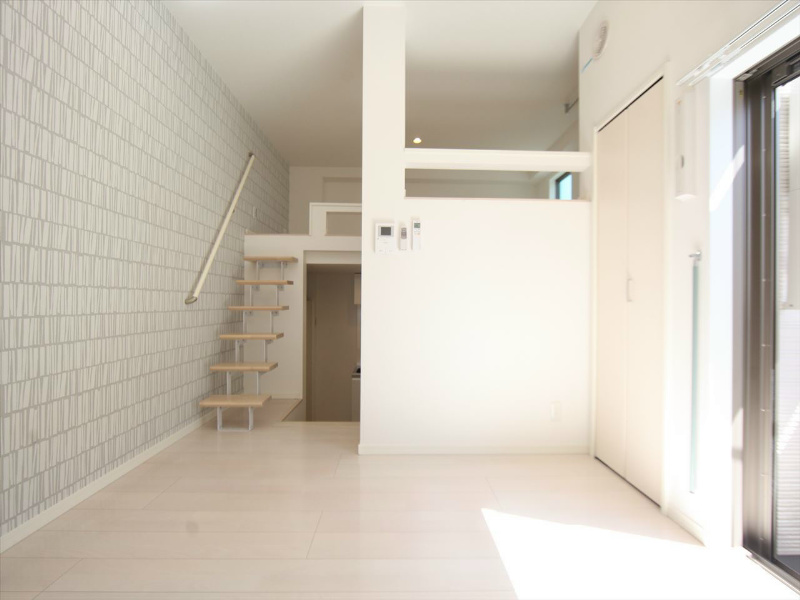 ＴｈｅＧｒｅｙｈｏｕｓｅ（ザグレイハウス） 洋室6.5帖　上段ロフト6.3帖（収納でも部屋でも使えます）