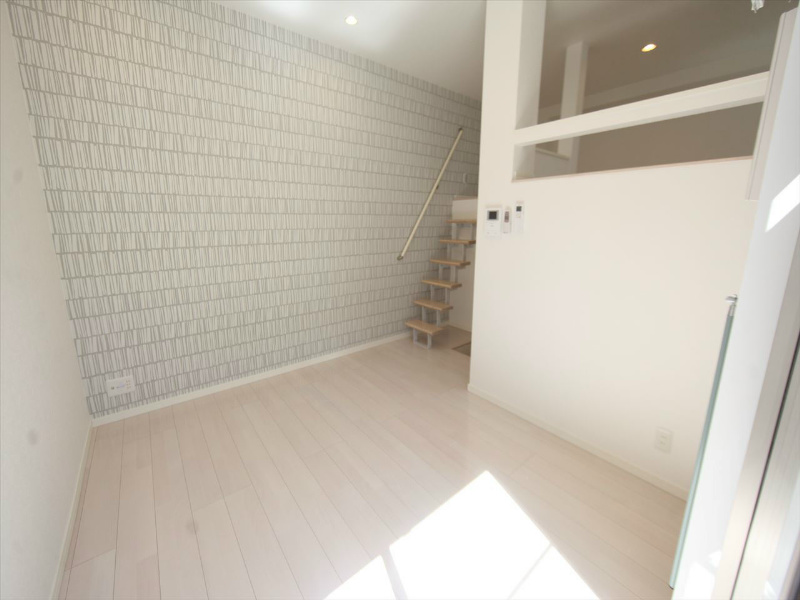 ＴｈｅＧｒｅｙｈｏｕｓｅ（ザグレイハウス） 洋室6.5帖　上段ロフト6.3帖（収納でも部屋でも使えます）