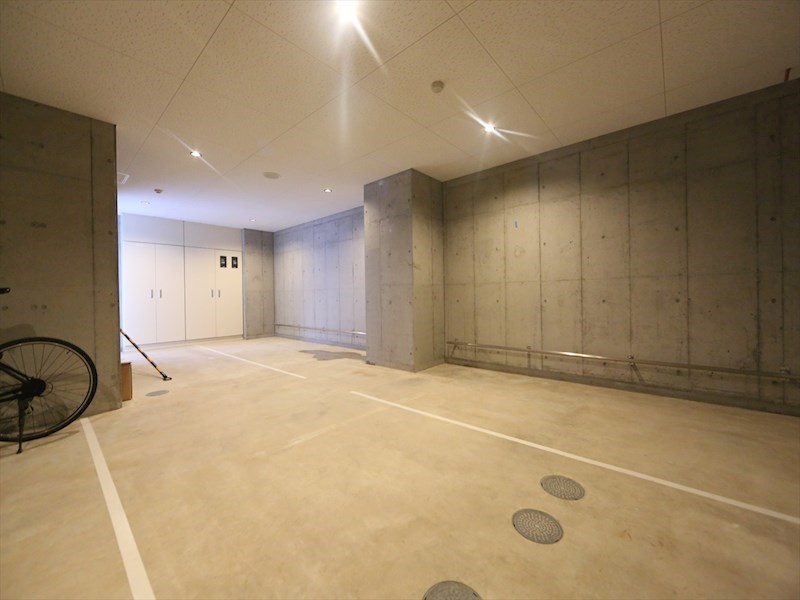 ＡｒｔｉｚＡ鶴舞 屋根付き駐輪場
