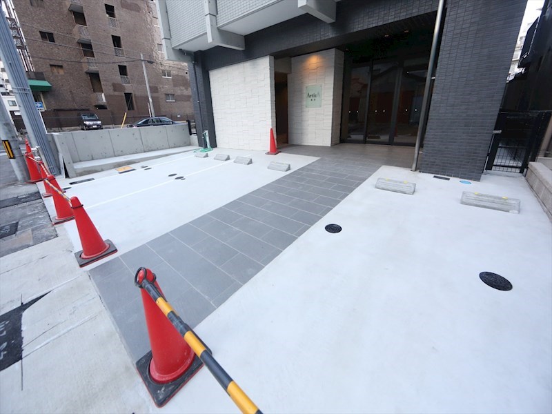 ＡｒｔｉｚＡ鶴舞 敷地内平面駐車場