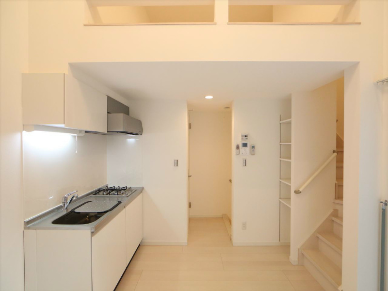ｓｔａｇｅ新栄 洋室6.5帖　上階ロフト3.2帖（収納でも部屋でも使えます）