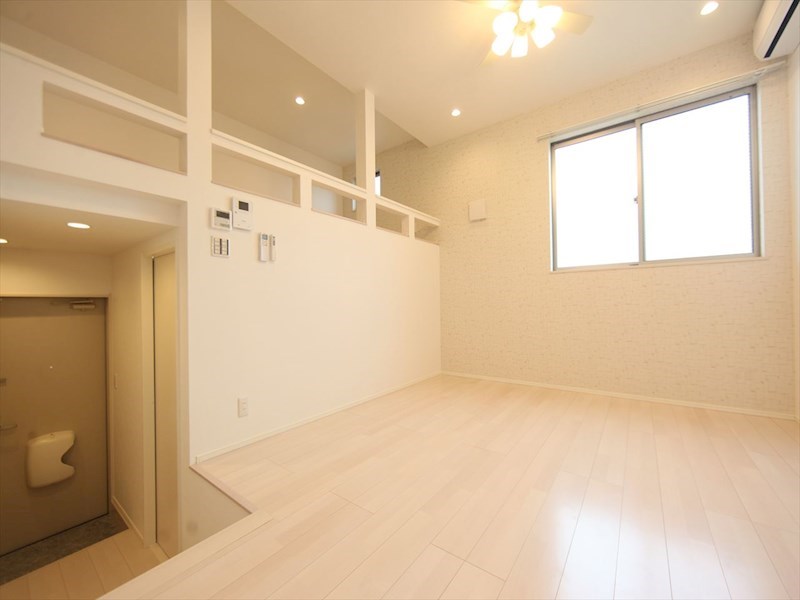 Ｓｔａｇｅ苗代町 ＬＤＫ9.5帖　ロフト6.1帖（収納にも寝室にも使えます）