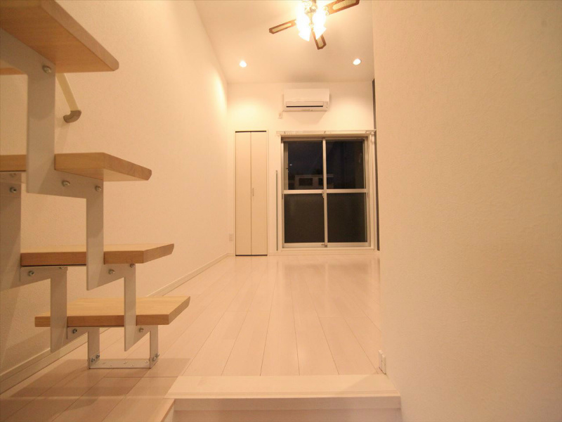 Ｋ’ｓＧａｒｄｅｎ栄生 洋室6.3帖　上階ロフト6帖（収納でも部屋でも使えます）