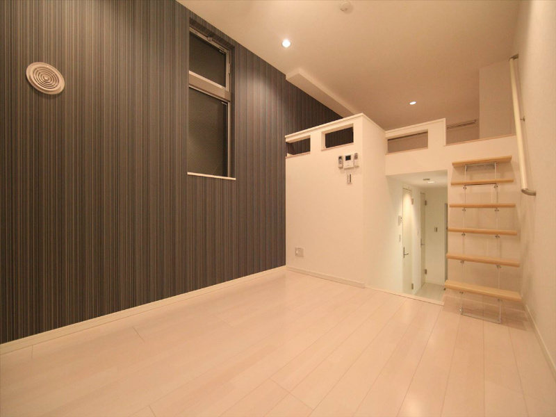 Ｋ’ｓＧａｒｄｅｎ栄生 洋室6.3帖　上階ロフト6帖（収納でも部屋でも使えます）