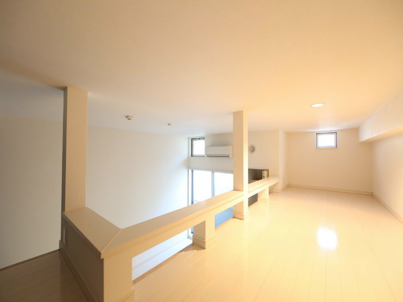 ファンタジアン名駅西 上階ロフト6帖（収納としてもお部屋としても使えます）