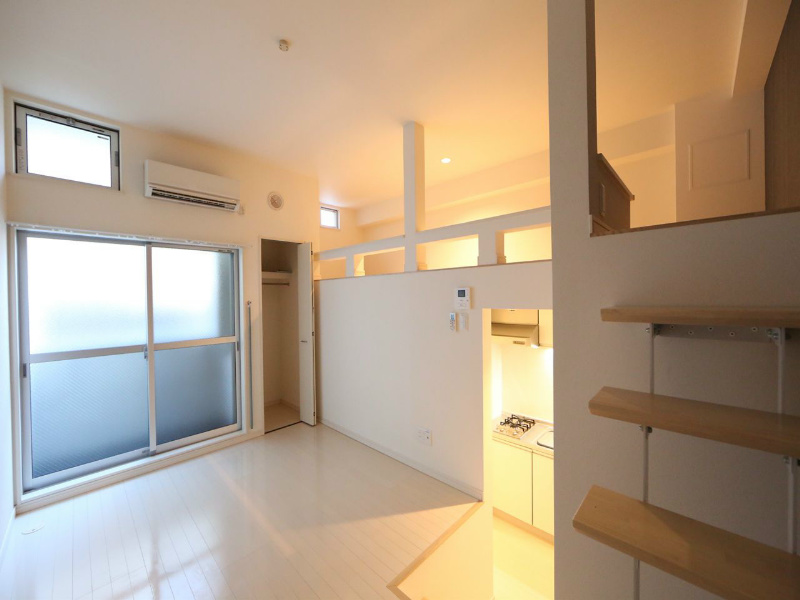 ファンタジアン名駅西 洋室6.2帖　上階ロフト6帖（収納でもお部屋でも使えます）