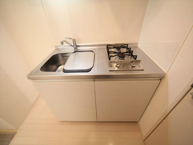 ゼウス システムキッチン（ガス2口）冷蔵庫・レンジ等ご用意できます