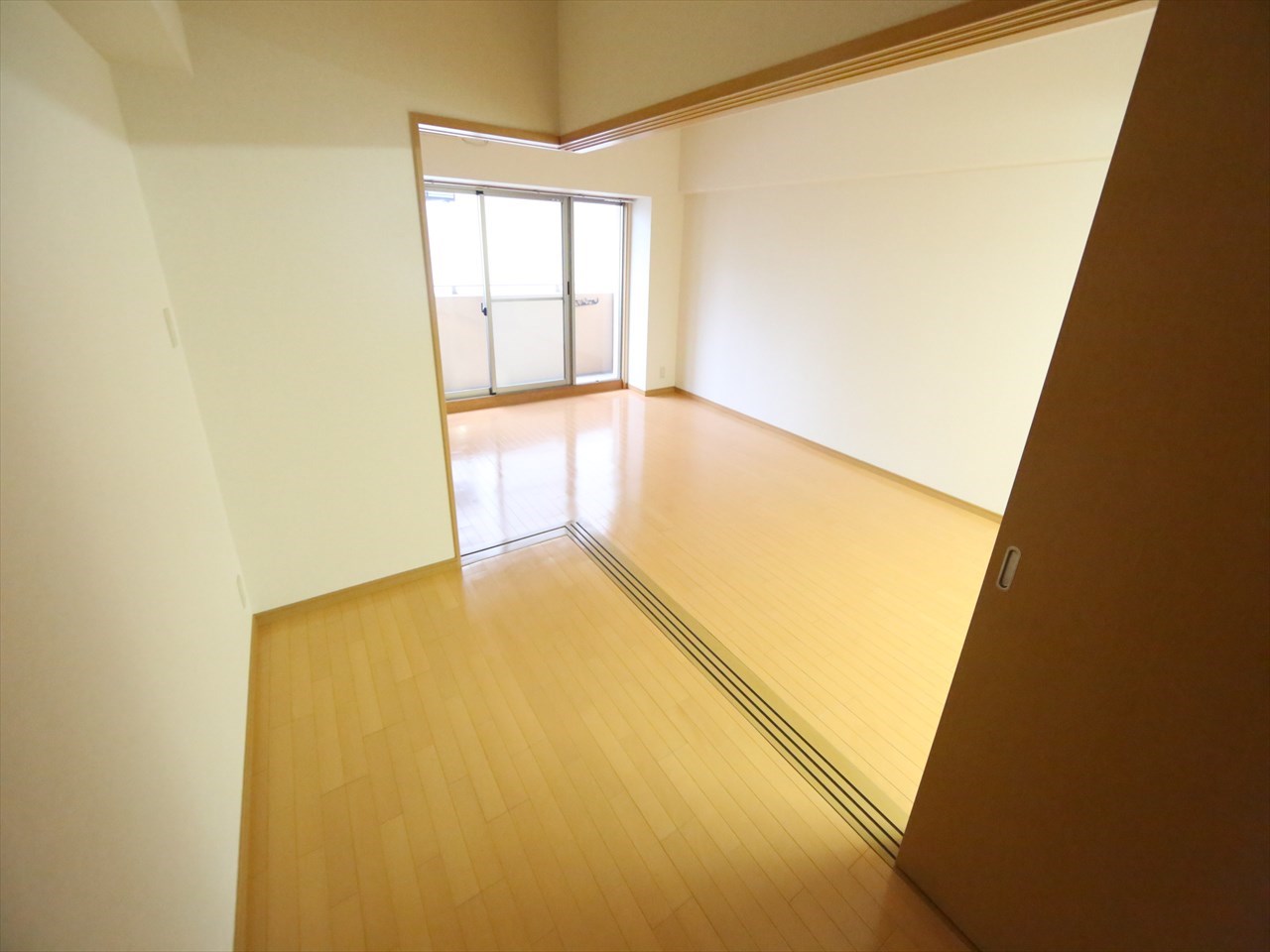 セレブランド堀田駅前 ＬＤＫ14.9帖　洋室4.7帖と繋げても使えます