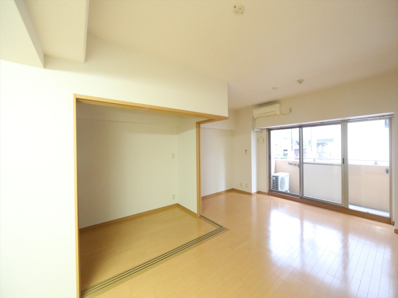 セレブランド堀田駅前 ＬＤＫ14.9帖　洋室4.7帖と繋げても使えます