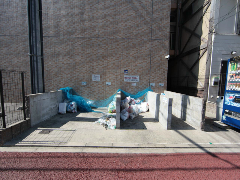 セレブランド堀田駅前 敷地内ゴミ置き場