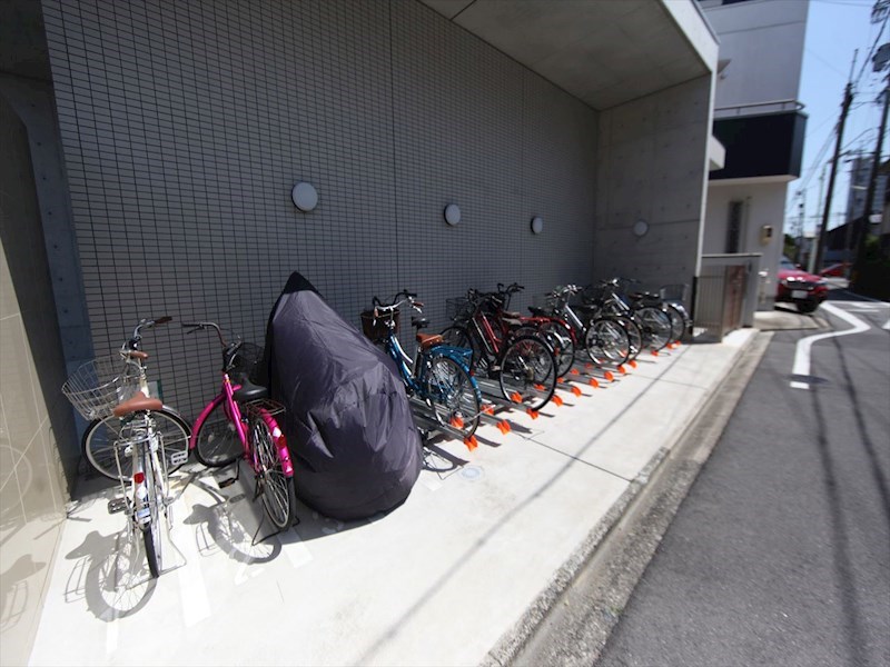 グランレコルト 屋根付き駐輪場