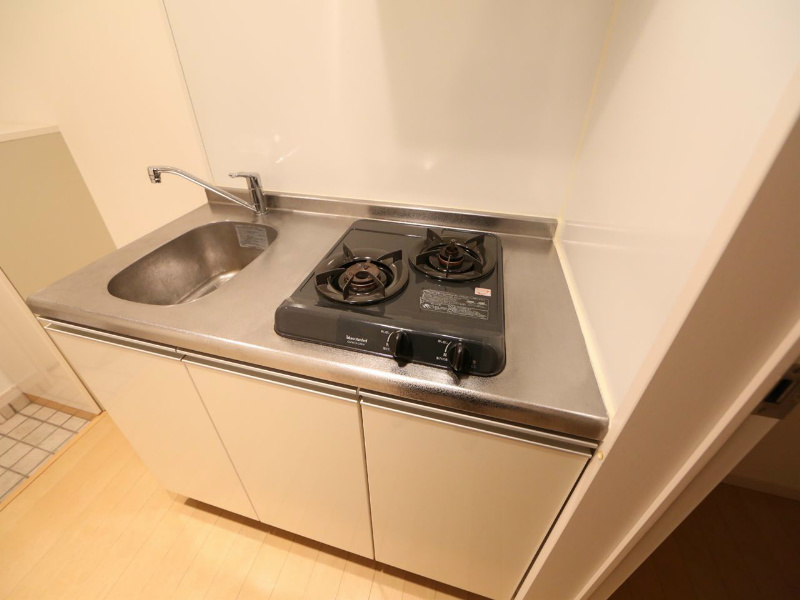 ラピネスコート システムキッチン（ガス2口）冷蔵庫・レンジ等ご用意できます