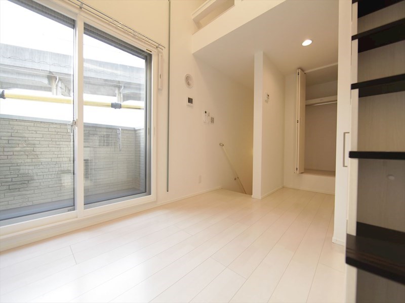 （仮称）緑区鳴海町字丸内Ｂ新築アパート 洋室7帖　ロフト3.8帖（収納にも使えます）　同仕様写真